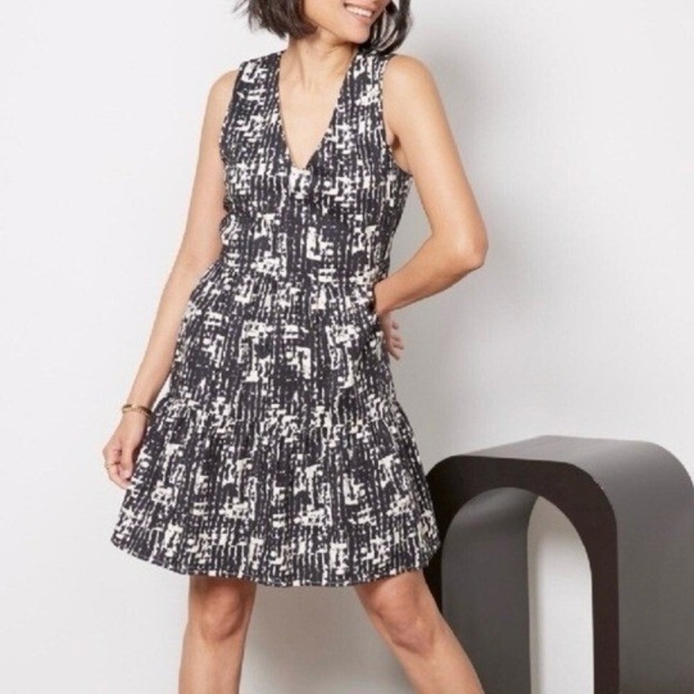 Evereve Giana Tiered Sleeveless Mini Dress S Black Ivory Flirty Feminine Brunch